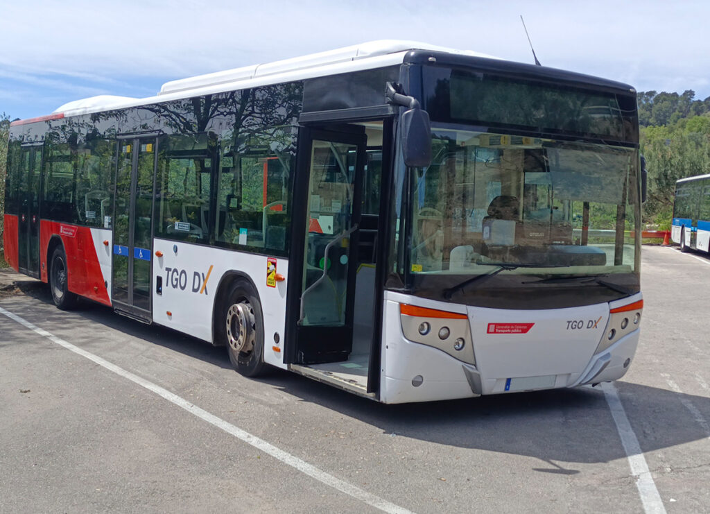 DIREXIS TGO desballesta 1 autobús antic i renova la flota gràcies a fons europeus per a la sostenibilitat
